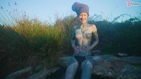 Petite Goth vixen gets feral in hot springs