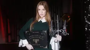 Scarlett Jones VR Porn: The Real Magic - DarkRoomVR