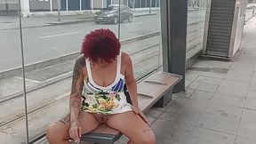 me exibi dentro do onibus e o corno melou a cueca!