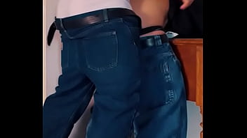 EL REPARTIDOR DE PIZZA ACEPTA FORLLARME POR CASH EXTRA