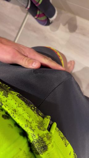 Post cyclist workou, penis massage