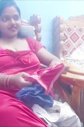 Horny Ma'am &amp; the Aroused Servant - Tamil Hot Viral Video with Dirty Talking