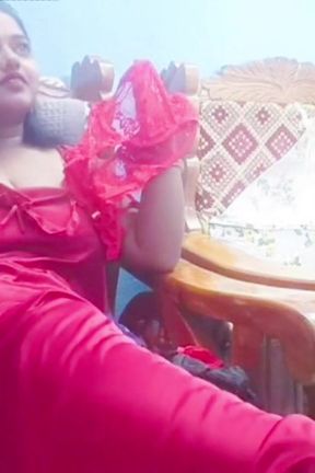Horny Ma'am &amp; the Aroused Servant - Tamil Hot Viral Video with Dirty Talking