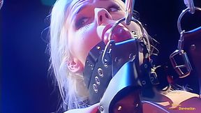 Chick In A Latex Outfit Receives Deep Anal After Giving A Blowjob