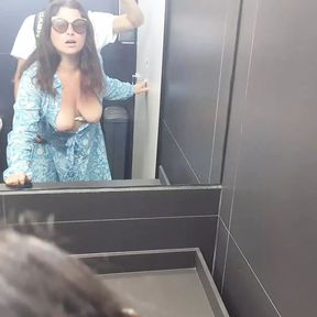 Stepmom was Fucked in the Women&#039;s Toilet of the Shopping Center