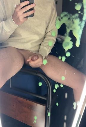 Gay Solo: Green Jizz??!!?!!