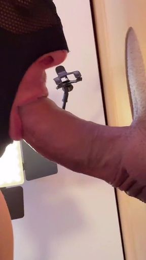 Xl Cock at the Gloryhole: Hot Cumshot Straight to the Mouth!