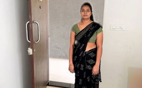 Soft! the Owner of the House Came to the House to Ask for a Feast, the Husband Touched the Man in the Bathroom, Took the Owner's Penis in the Pussy.