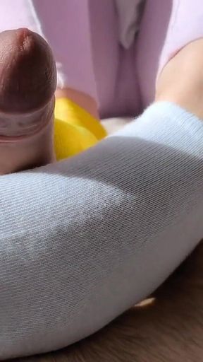 Sunny Summer Sockjob in Mismatched Socks