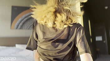 A sweet Russian girl offered her pussy before breakfast