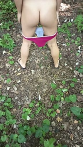 Outdoor pissing