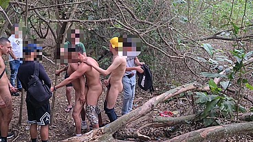 SURUBÃO NO PARQUE 20 HOMENS