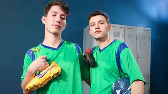 Teammates Jake Lotti and Loick Gauthier fuck bareback in the locker room