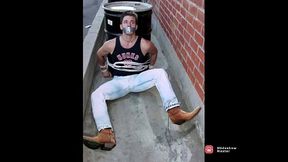 Cowboybooted men photo slideshow