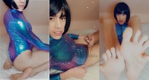 Big dick mermaid strokes her cock for you