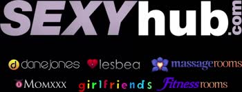 Nicole Love & Daphne Angel's Sizzling Czech Lesbian Scissoring