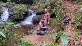 Sexo n&atilde_ cachoeira