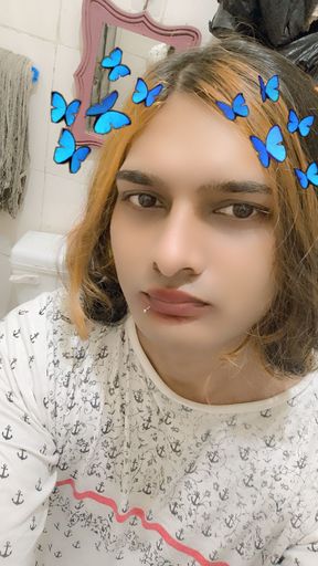 Enjoy in a toilet game play