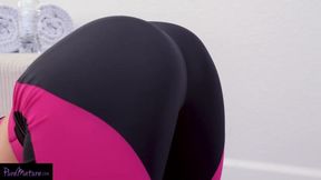 Busty MILF Melissa gets her pussy warmed up for dick