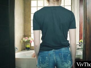 Hawt Kalisy gets additional juicy in the bathroom with lesbo lover
