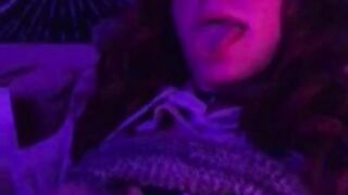 Trans doll fapping off and jizzing