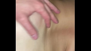 Трахаю свою шлюху в деревне