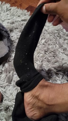 Slow sock removal
