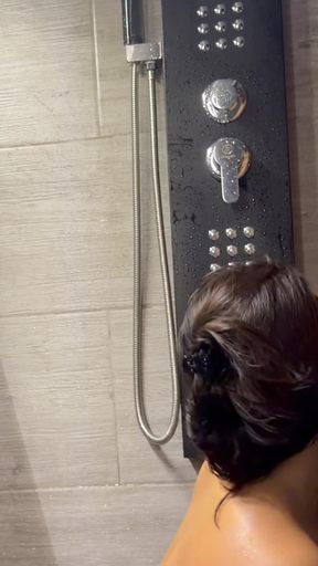 It makes me horny to see my stepsister and I decide to fuck her   Clip 2