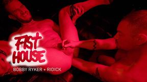 Turning Ridick&#039;s cunt inside out with some good deep ffist ffucking at STUDFIST