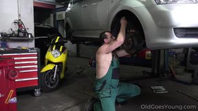 Mechanic Polishes Beautiful Babe's Face with Fresh Sperm