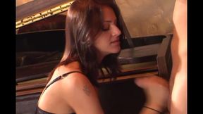 Naudia Likes to Massage