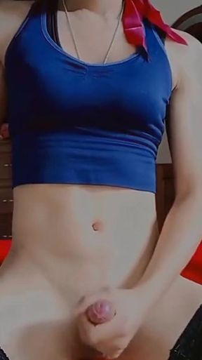 Sexy Chica Trans Usando La Ropa De Su Madrastra Mientras Se Masturba