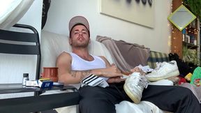 bienvenue david luca ! mets toi a l aise et tape toi une queue