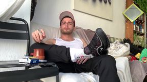 bienvenue david luca ! mets toi a l aise et tape toi une queue