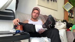 bienvenue david luca ! mets toi a l aise et tape toi une queue