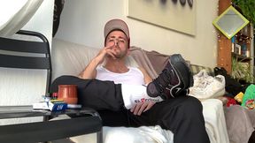 bienvenue david luca ! mets toi a l aise et tape toi une queue