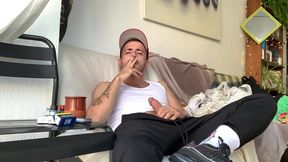 bienvenue david luca ! mets toi a l aise et tape toi une queue