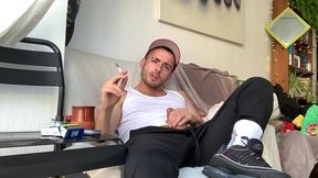bienvenue david luca ! mets toi a l aise et tape toi une queue