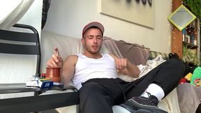 bienvenue david luca ! mets toi a l aise et tape toi une queue