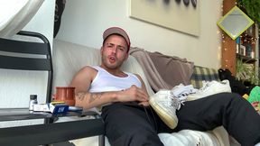 bienvenue david luca ! mets toi a l aise et tape toi une queue