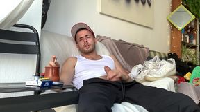 bienvenue david luca ! mets toi a l aise et tape toi une queue