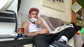 bienvenue david luca ! mets toi a l aise et tape toi une queue