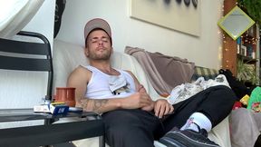 bienvenue david luca ! mets toi a l aise et tape toi une queue