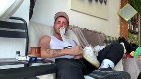 bienvenue david luca ! mets toi a l aise et tape toi une queue