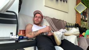 bienvenue david luca ! mets toi a l aise et tape toi une queue