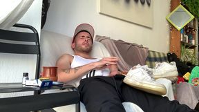 bienvenue david luca ! mets toi a l aise et tape toi une queue