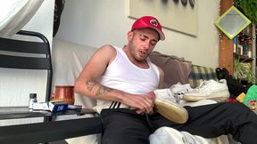 bienvenue david luca ! mets toi a l aise et tape toi une queue