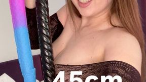 A 45 cm dildo fits in my ass