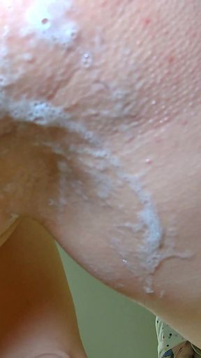 MILF Shaves Pussy Before Threesome. Squirting. Pissing. Ep 20811