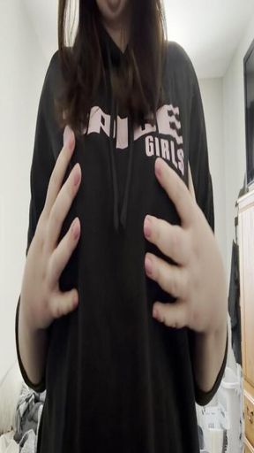 Sugargirlx2 Teases You Cucks With Her Tits!